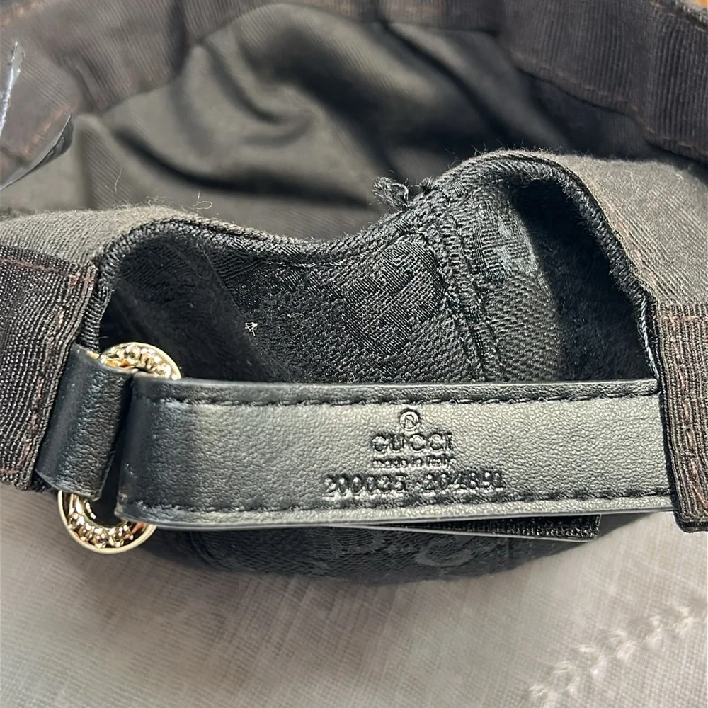 Gucci Authentic canvas leather double lined Baseball cap with bee embroidery